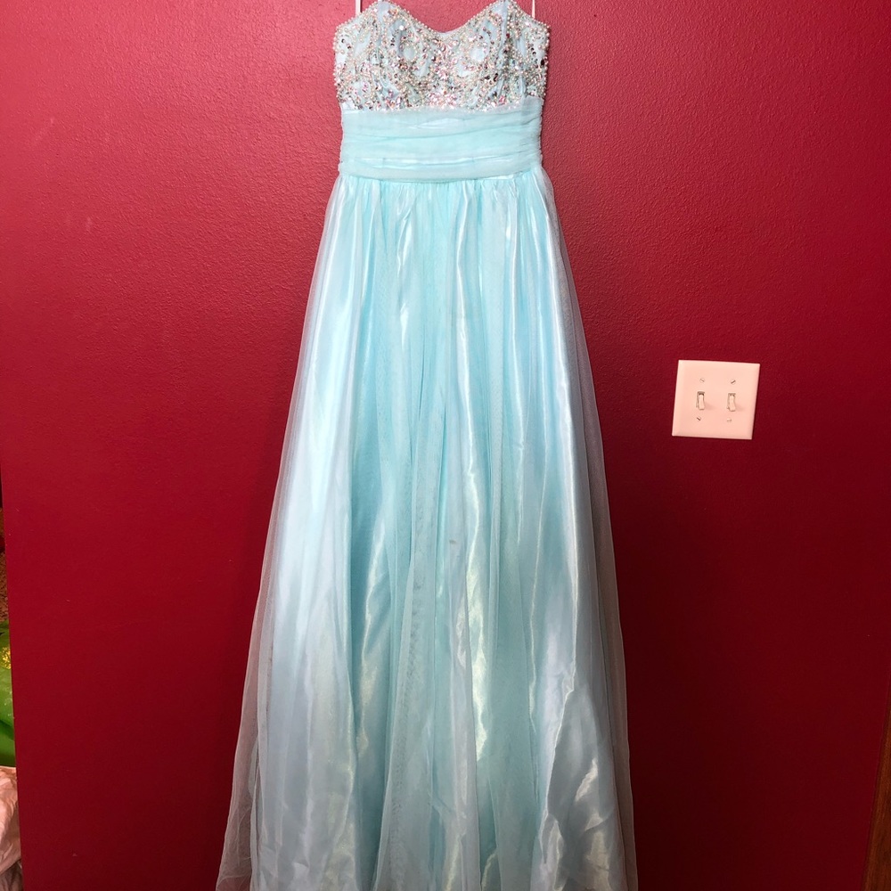 Dress - Picture 2 of 2